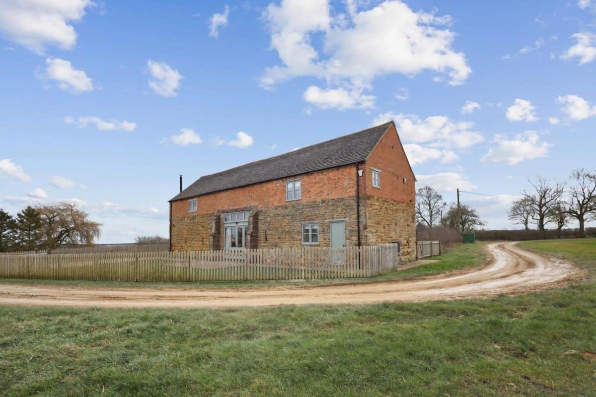 Sophie'S Barn - Hot Tub Packages Available Villa Market Harborough Exteriör bild