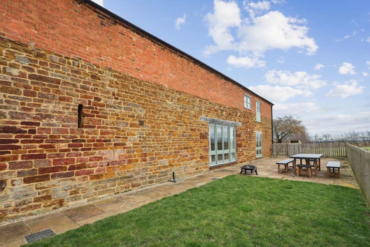 Sophie'S Barn - Hot Tub Packages Available Villa Market Harborough Exteriör bild