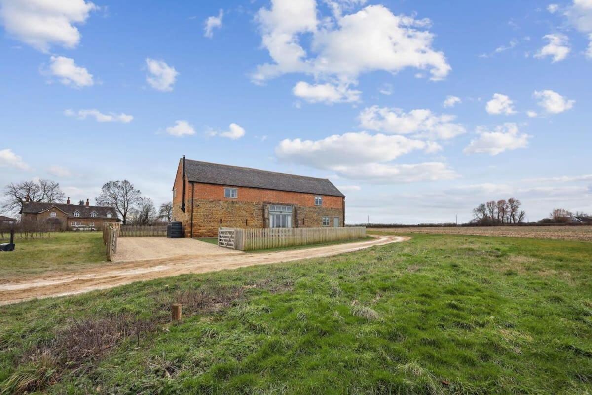 Sophie'S Barn - Hot Tub Packages Available Villa Market Harborough Exteriör bild